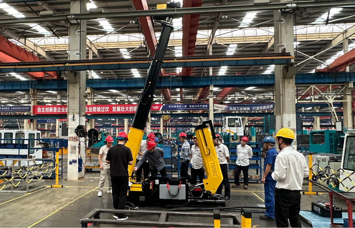 必发智能首套抬拨线作业装置通过国家铁路系统准入判断