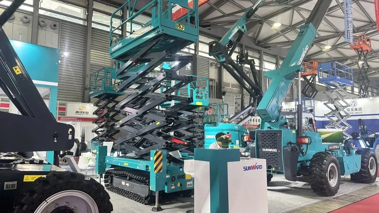 精品出击，，，，，闪灼魔都！必发智能全系列高空机械亮相2023亚洲国际高空展