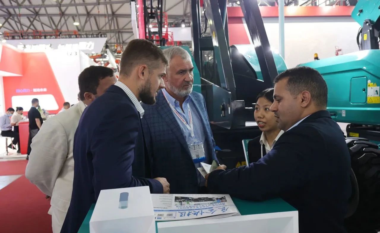 精品出击，，，，，闪灼魔都！必发智能全系列高空机械亮相2023亚洲国际高空展