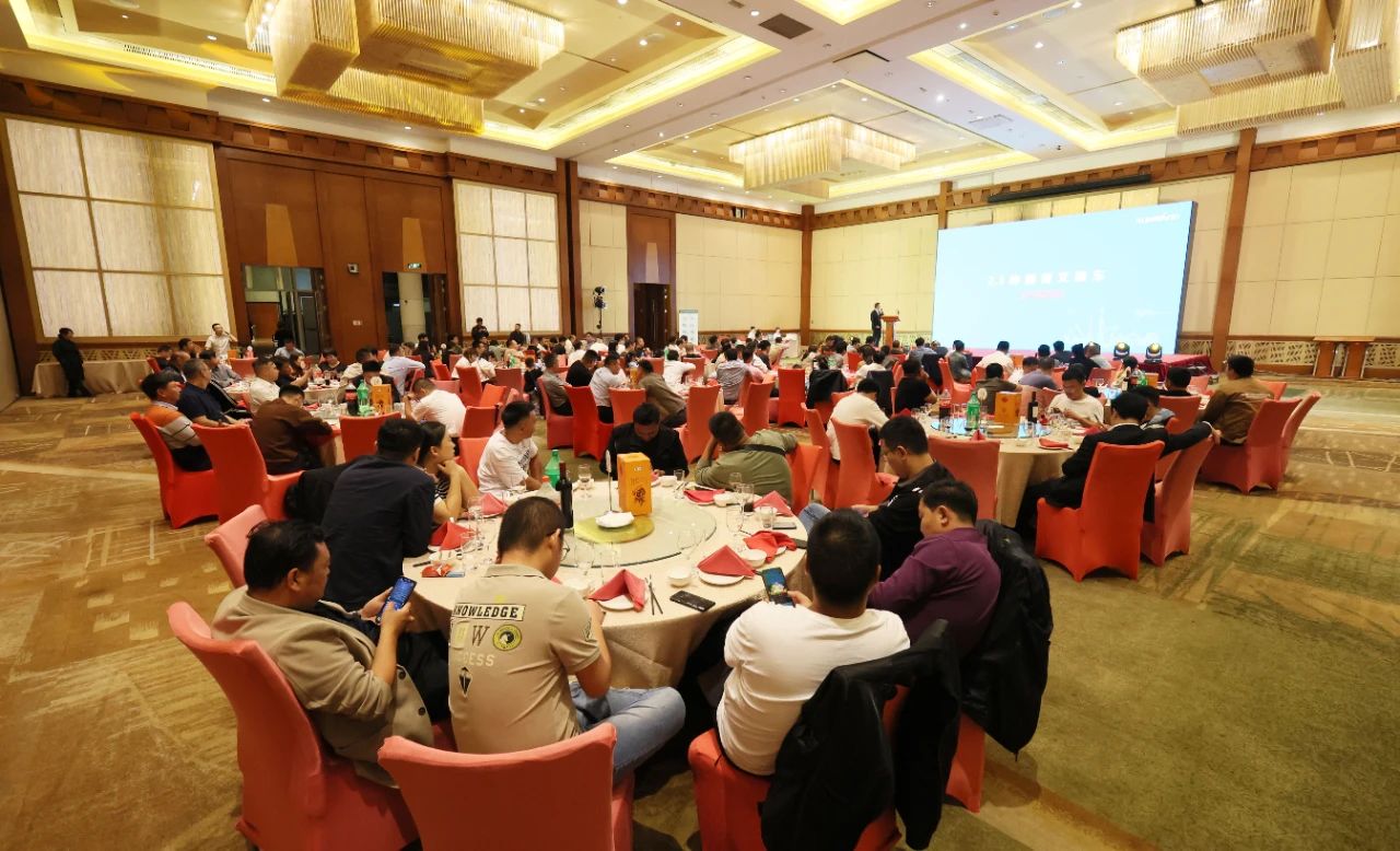 精品出击，，，，，闪灼魔都！必发智能全系列高空机械亮相2023亚洲国际高空展