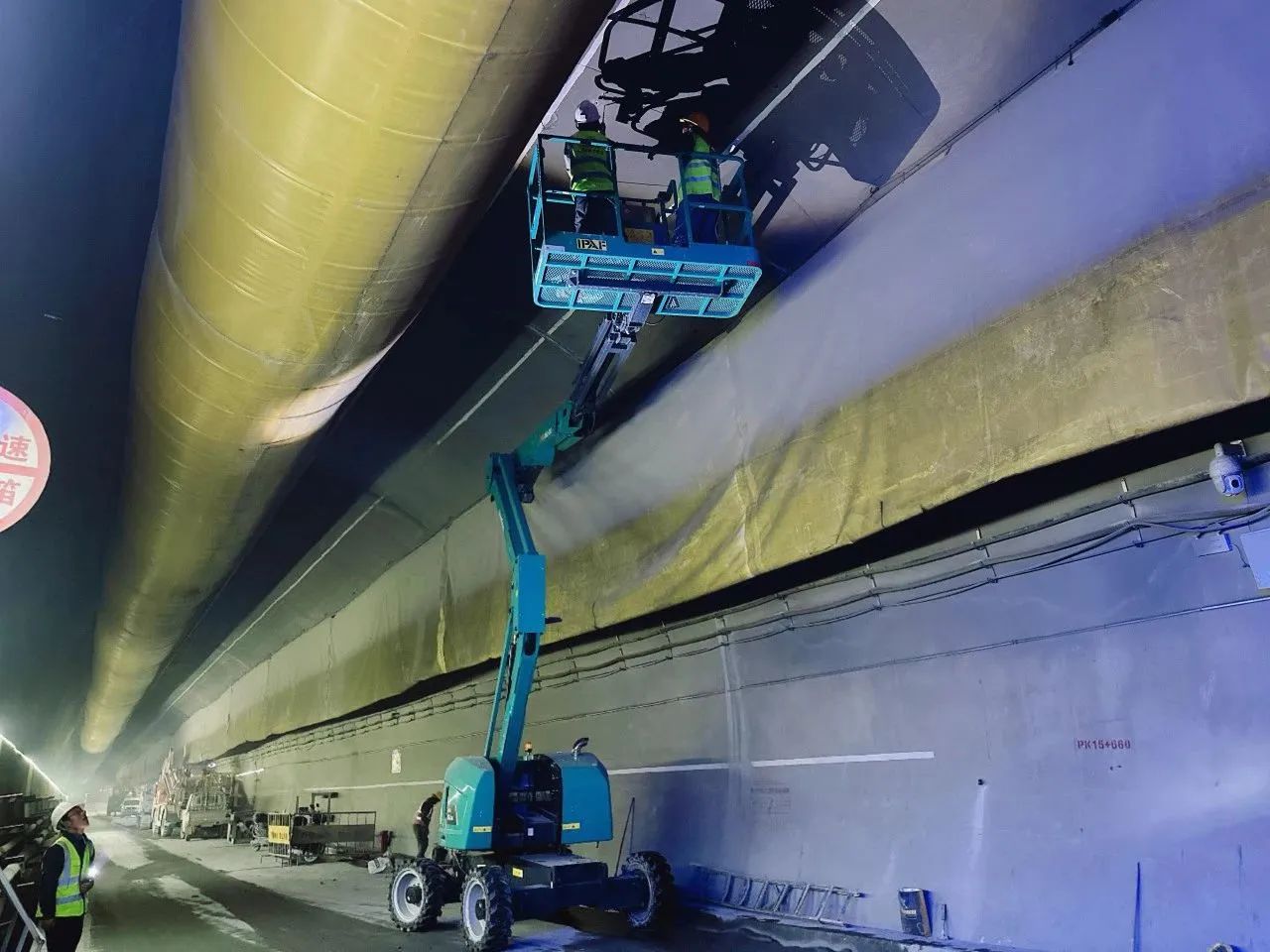 不惧高海拔挑战！必发智能高空机械实力助建川藏铁路