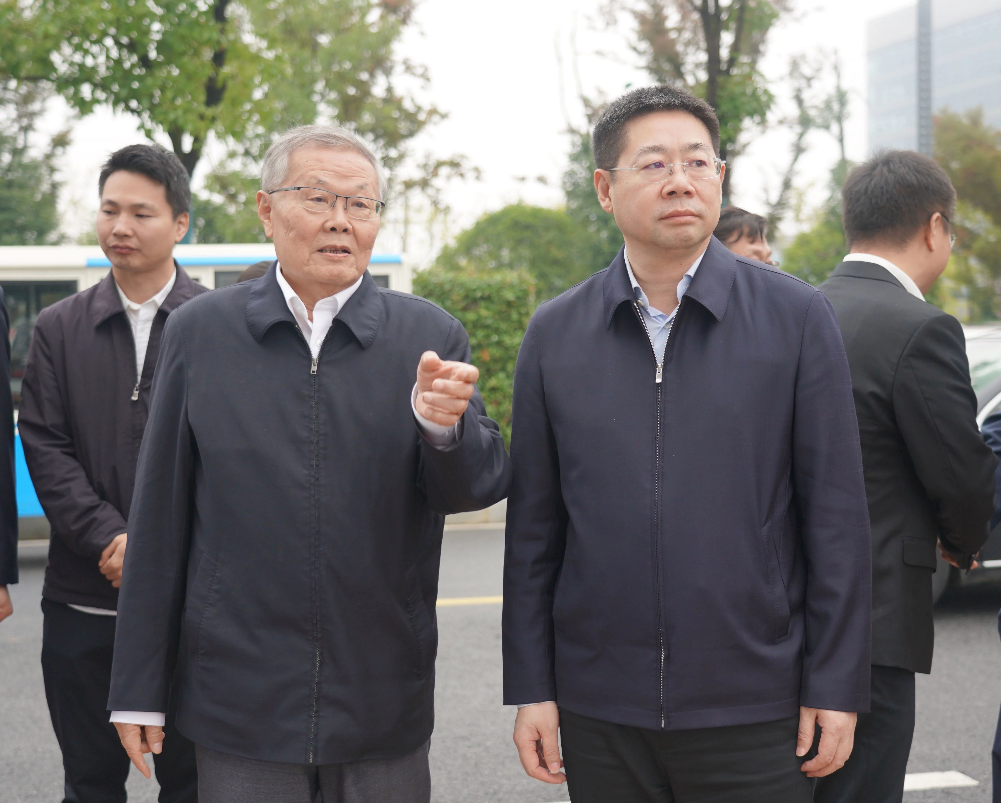 天下节水办主任蒋牧宸调研必发智能节水事情