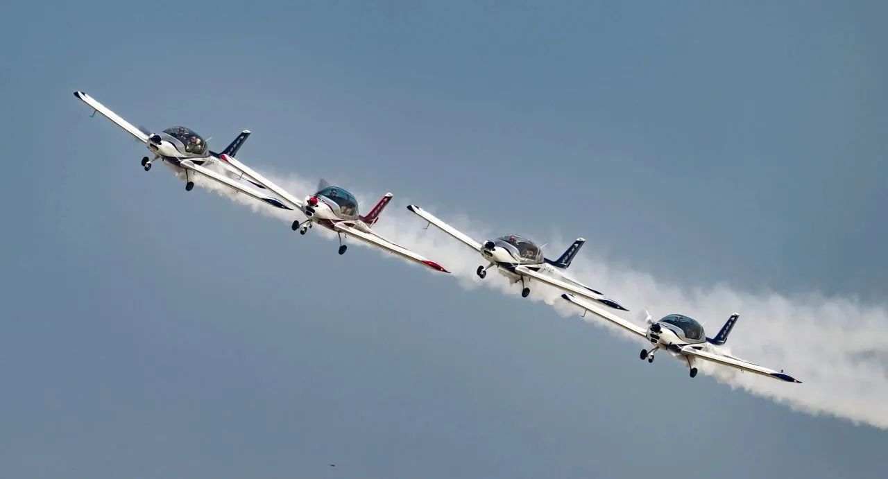 央媒聚焦！一起见证首届亚洲通用航空展上的必发风范