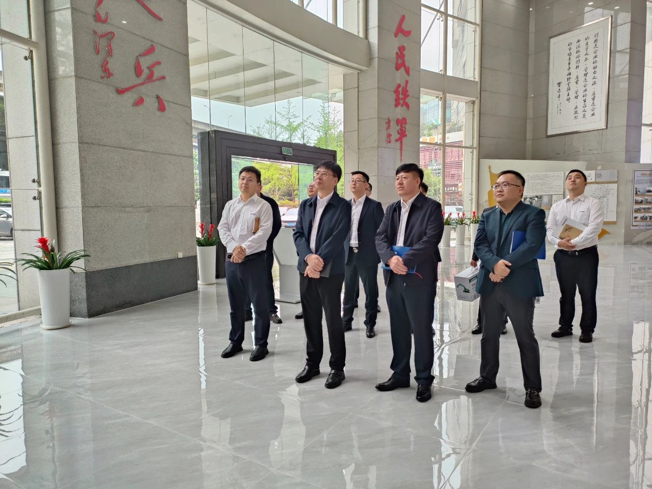 顺应新形势，，，，，，，追求新相助！必发智能到访中铁二十三局