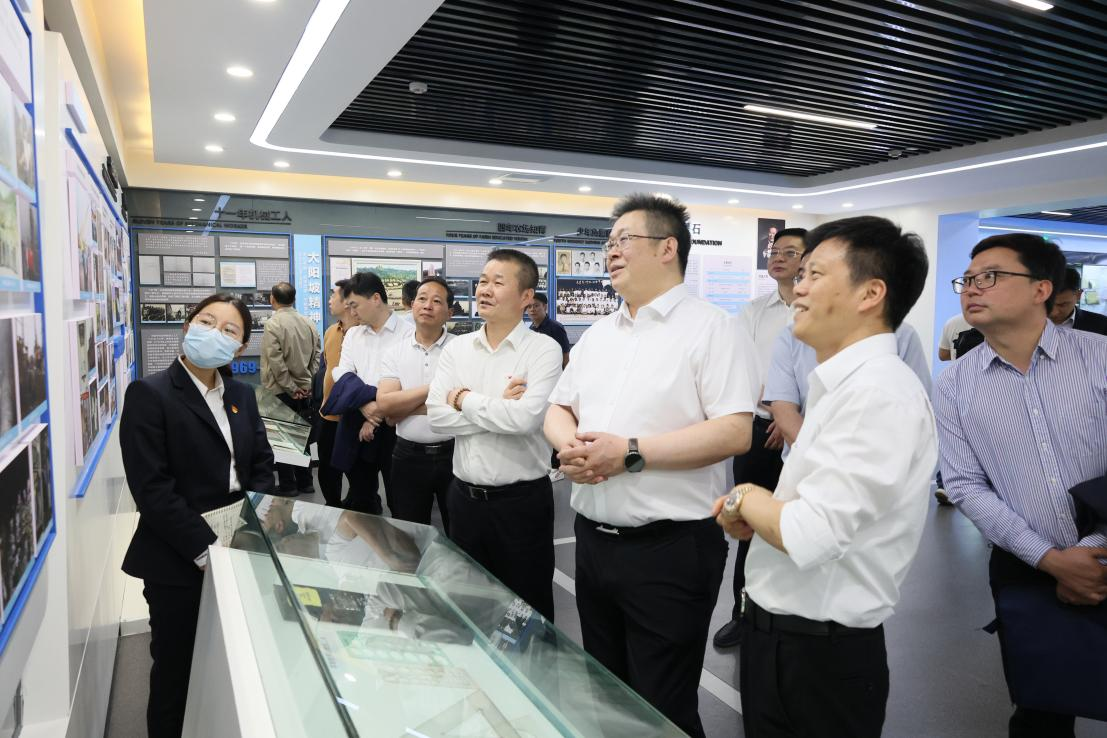 湖南钢铁集团党委书记、董事长李建宇到必发智能调研交流