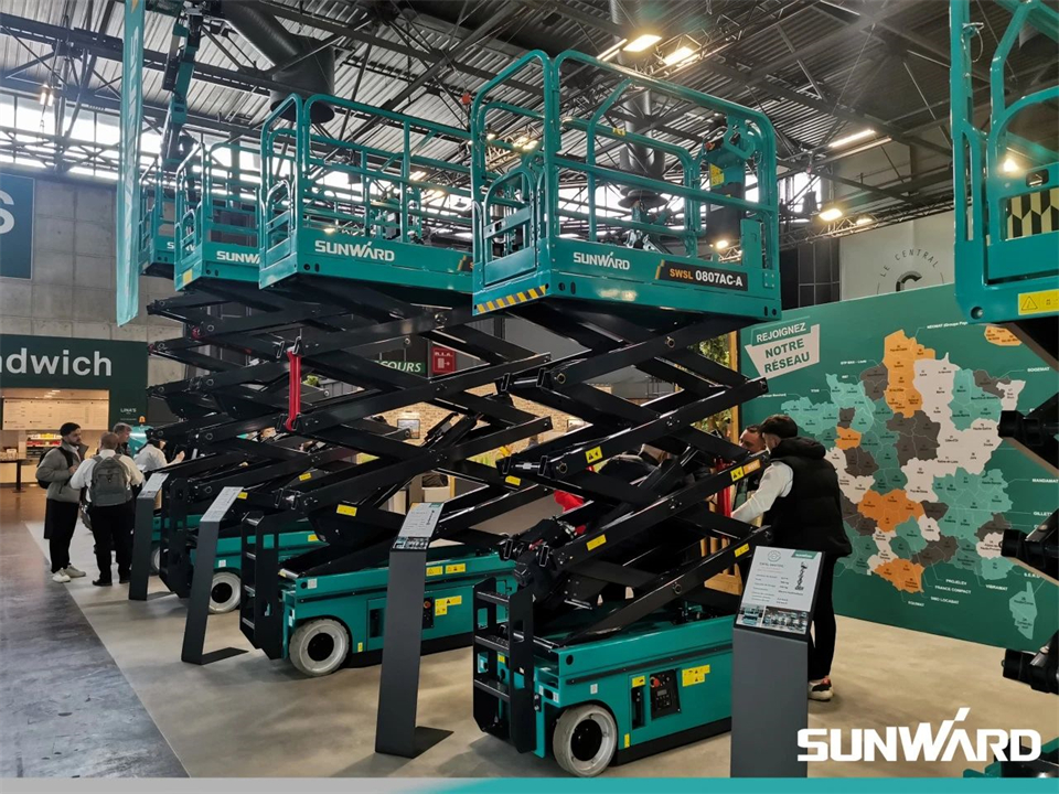 必发智能携立异效果亮相2024年法国巴黎工程机械展