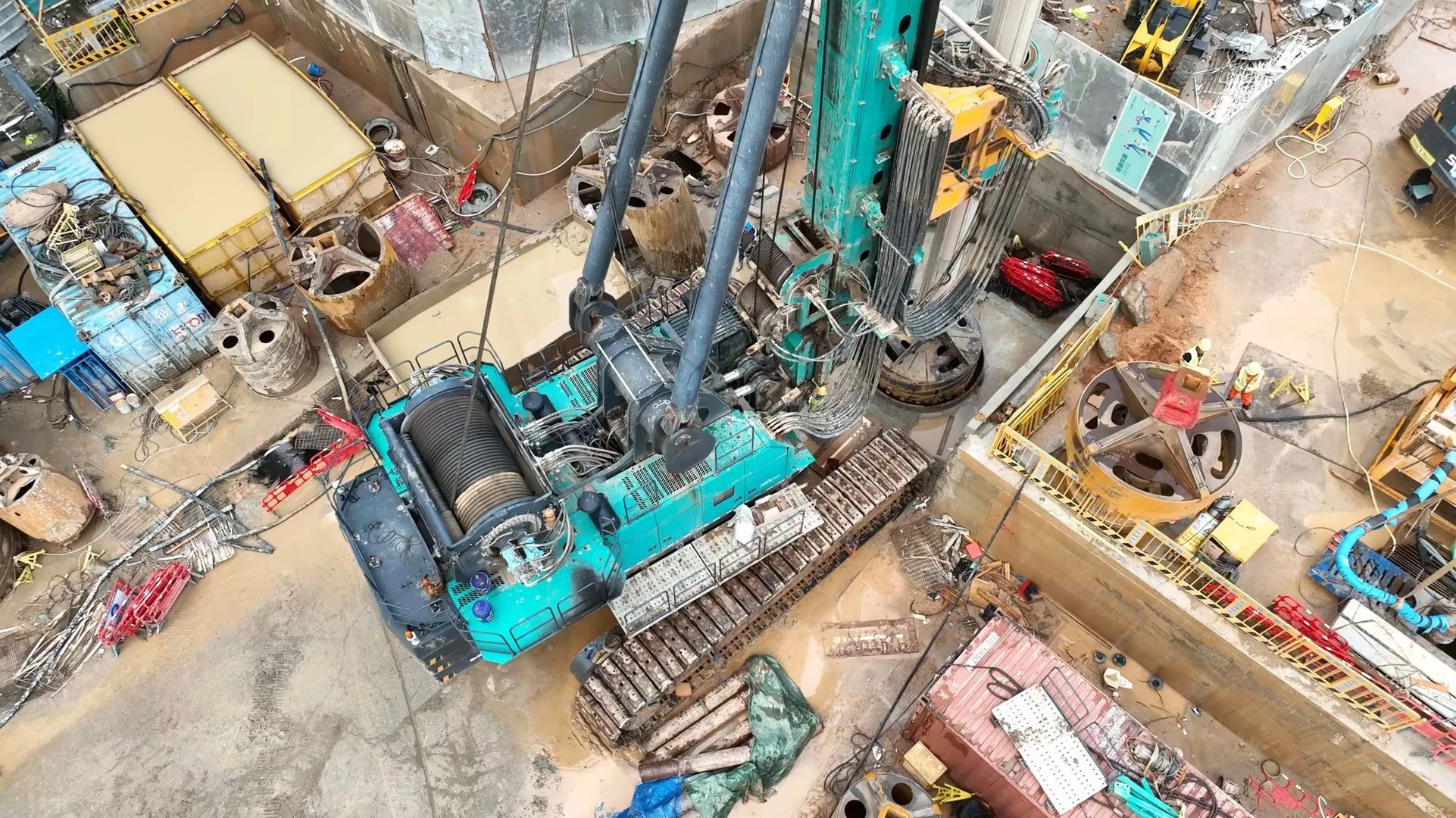 性能突出，，，，，，，超强助力！必发智能旋挖钻机助力深圳地铁五和站施工