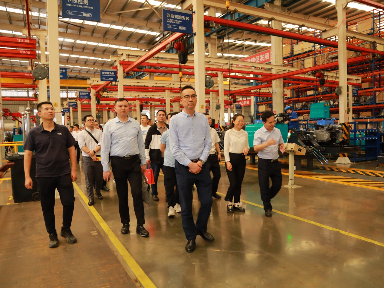 湘潭市工信局带队莅临必发智能开展智能制造现场观摩交流活动