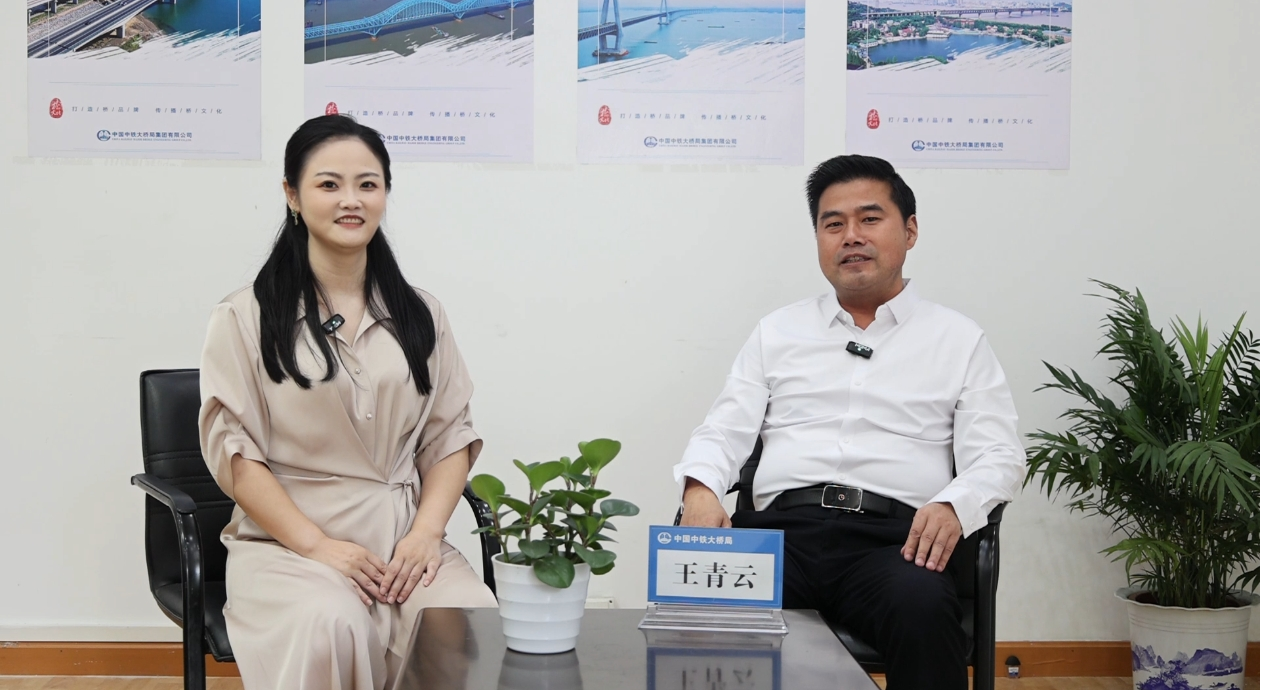 先导式立异，，，再推电动新品！必发智能SWDM520EE增程式旋挖钻机推介会乐成举行