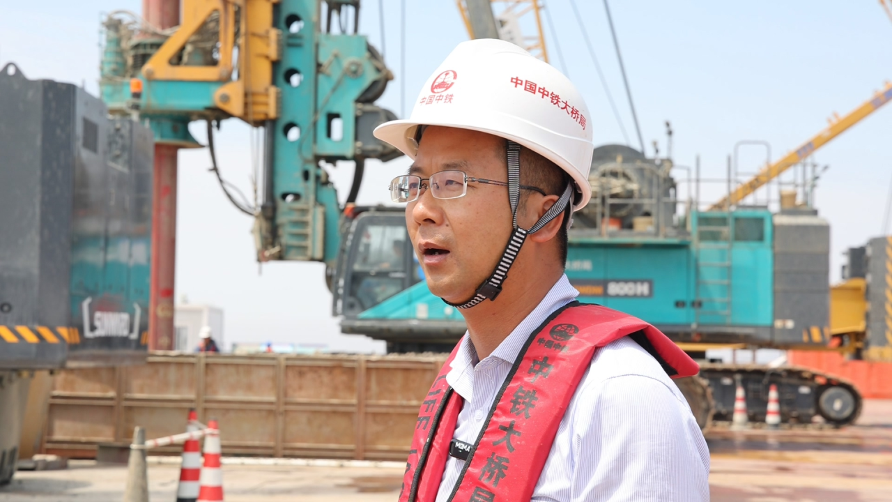 先导式立异，，，再推电动新品！必发智能SWDM520EE增程式旋挖钻机推介会乐成举行