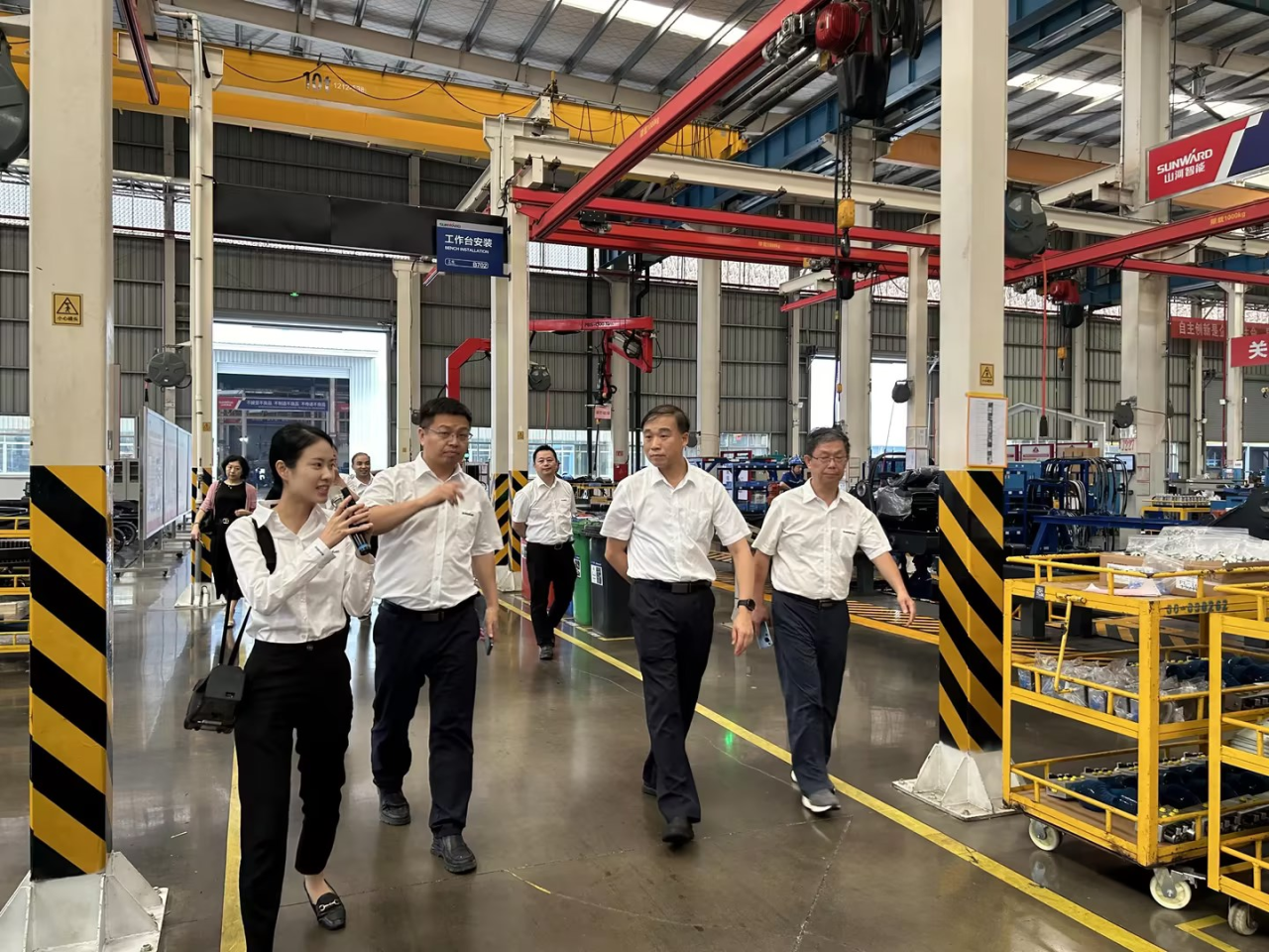深化交流相助！广州港李明忠副总司理率队莅临必发智能考察交流！