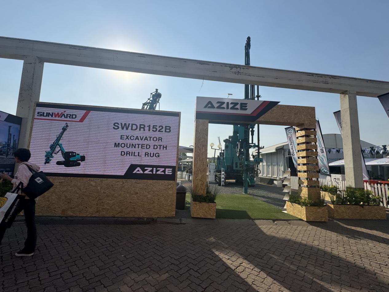 跨越山海，，，，，，，重器远航！必发智能亮相南非最大矿业展会