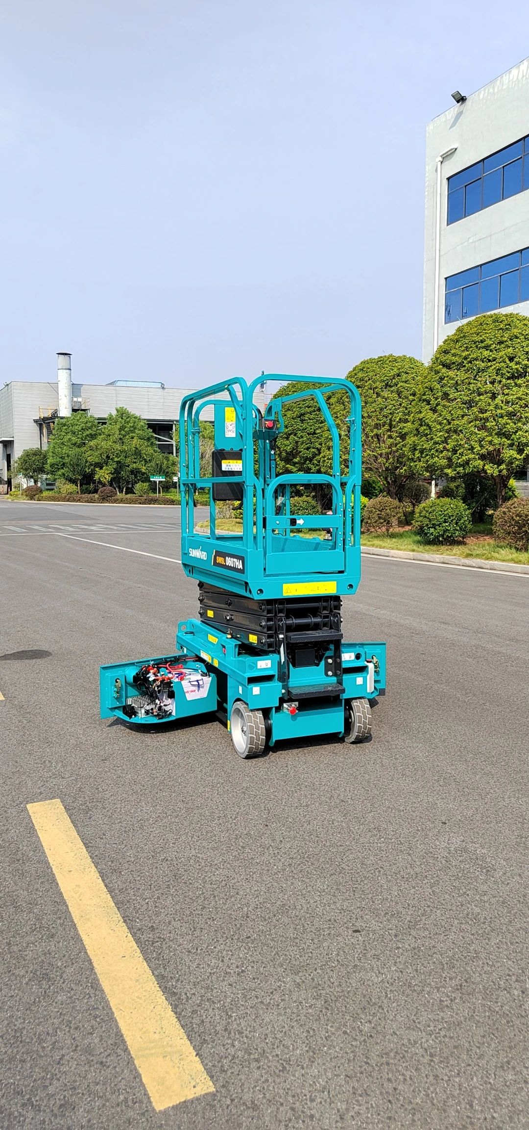 向“新”而行！必发智能又一款电动液驱剪叉式高空作业平台宣布