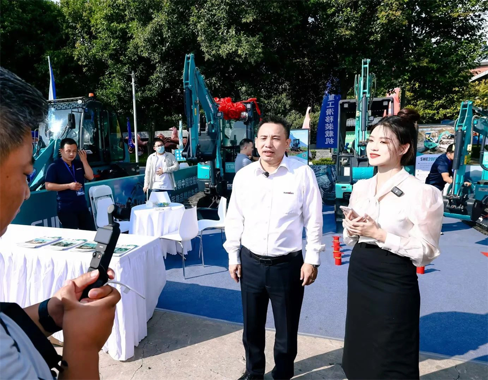 展现“掘”对实力！必发智能亮相2024微挖大会暨小型装备大会