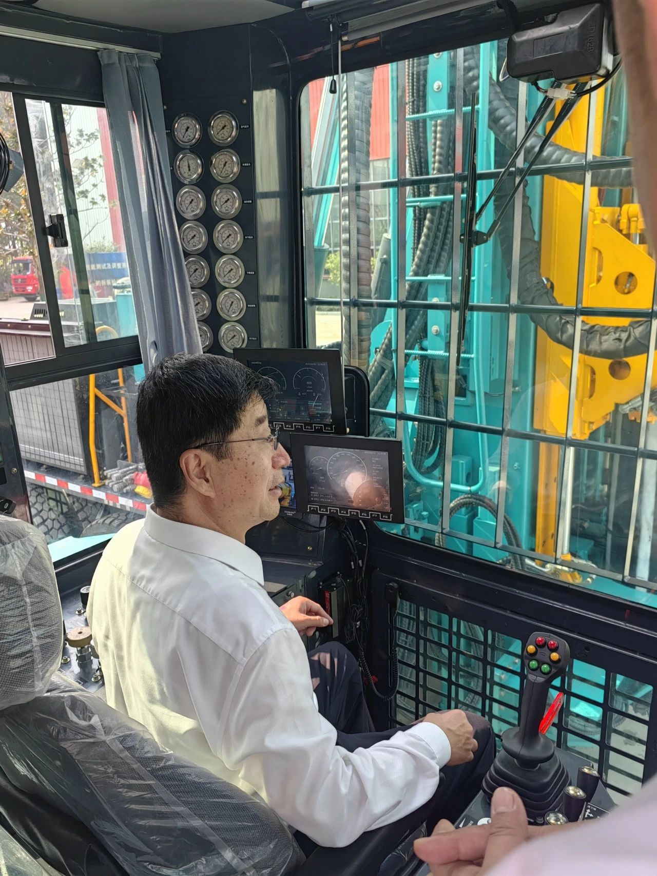 必发智能立异装备亮相天下矿山钻探（应抢救援）手艺竞赛