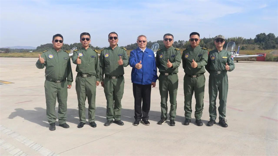 十年织得必发秀，，，，，，，践行初心创未来！必发航行演出队建设10周年庆典活动盛大举行