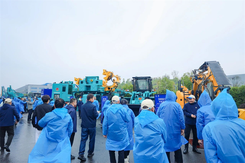 立异引领价值，，，，，，理想成绩未来！必发智能25周年庆典暨全球客户节盛大举行