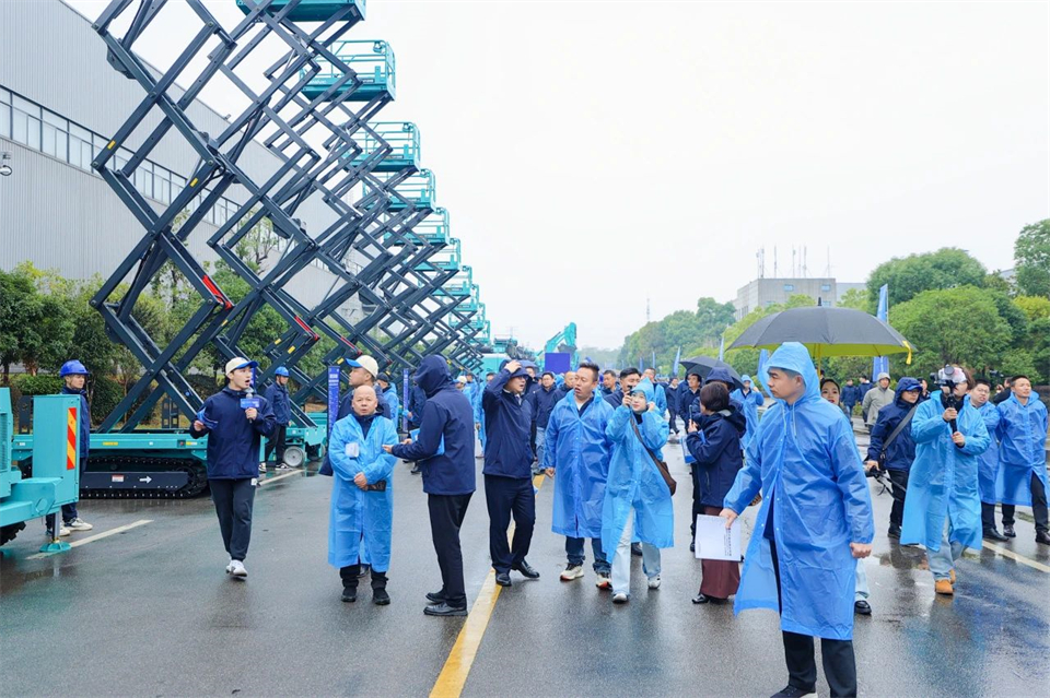 立异引领价值，，，，，，理想成绩未来！必发智能25周年庆典暨全球客户节盛大举行