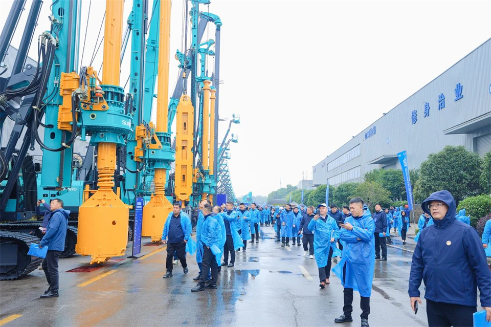 立异引领价值，，，，，，理想成绩未来！必发智能25周年庆典暨全球客户节盛大举行