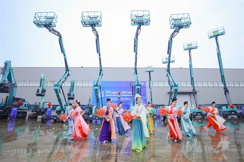 立异引领价值，，，，，，理想成绩未来！必发智能25周年庆典暨全球客户节盛大举行