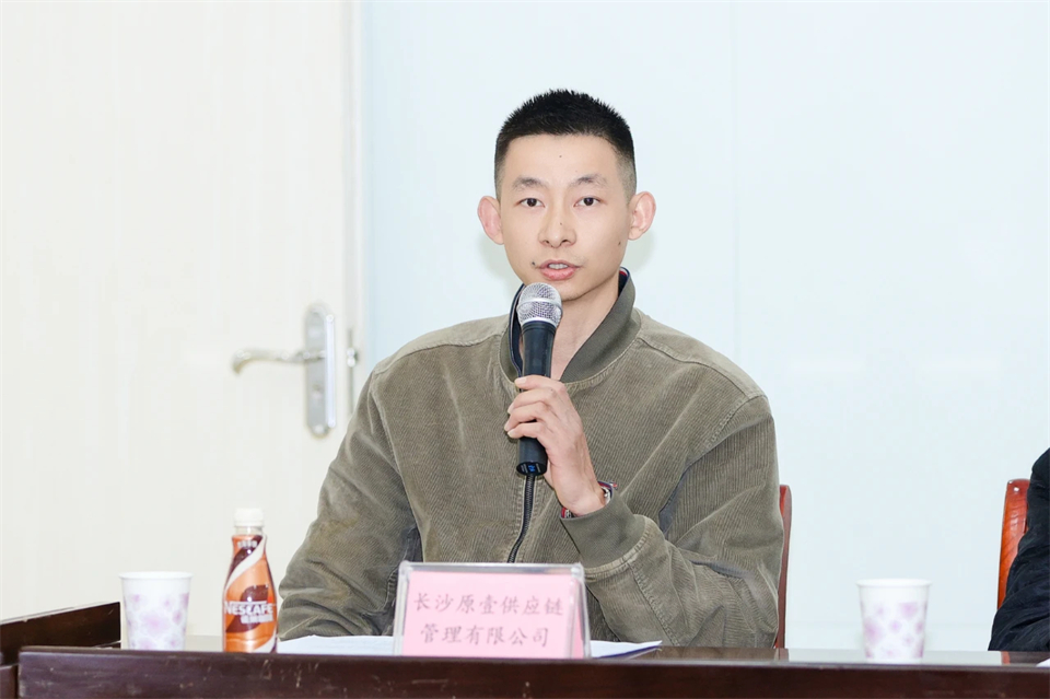 长龙街道、必发智能召开首届年货盛惠暨送春联文化惠民活动事情聚会