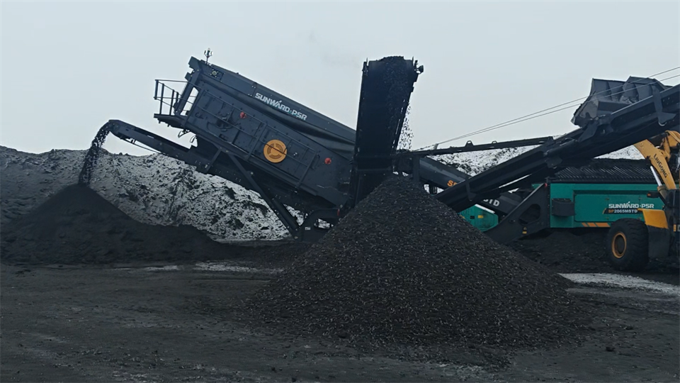 不惧-30℃极寒挑战，，，，，，，必发普石勒破碎筛分装备稳固运行！