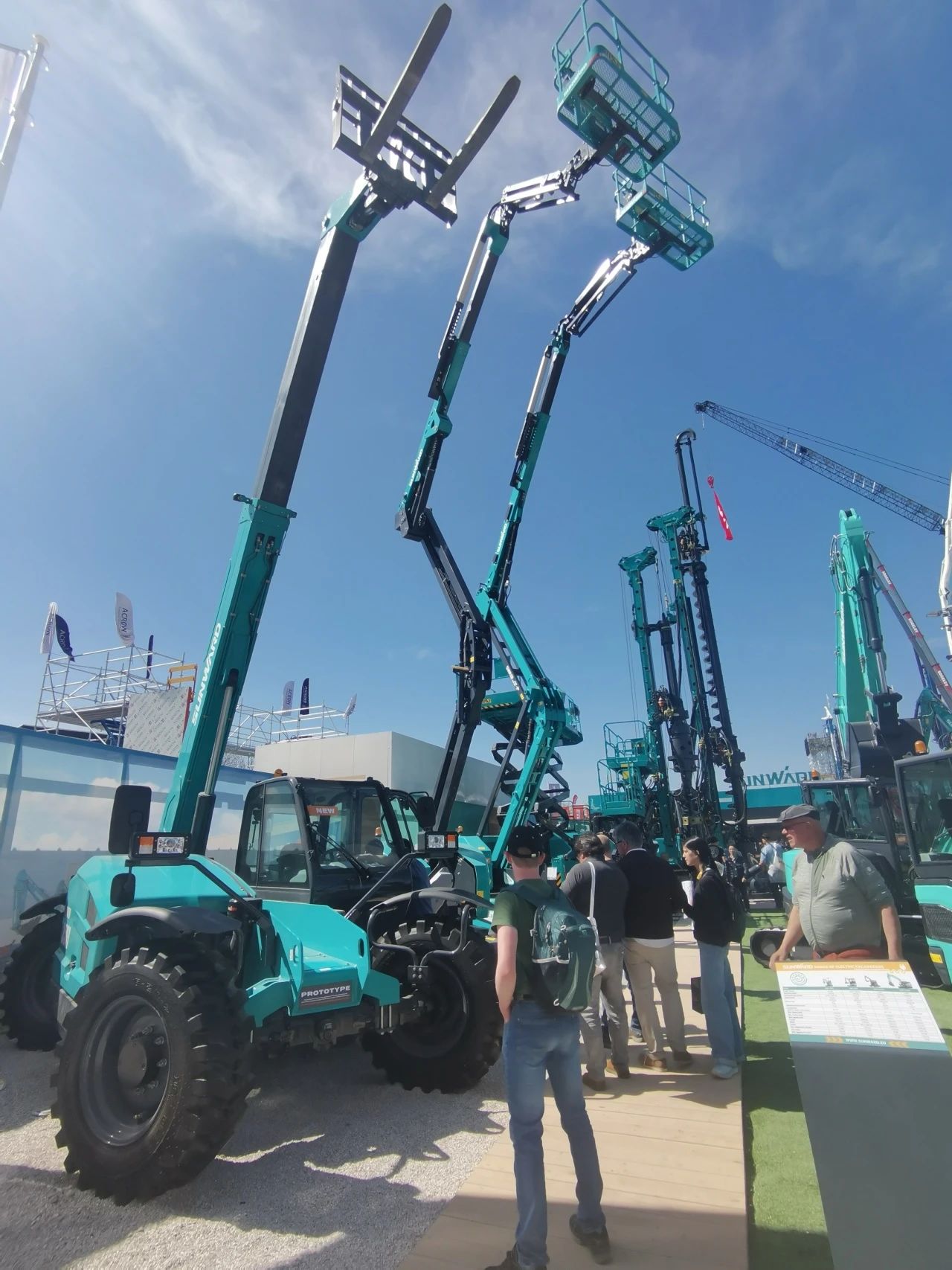 必发智能高空机械闪灼Bauma 2025！ 新能源手艺与立异产品获全球瞩目