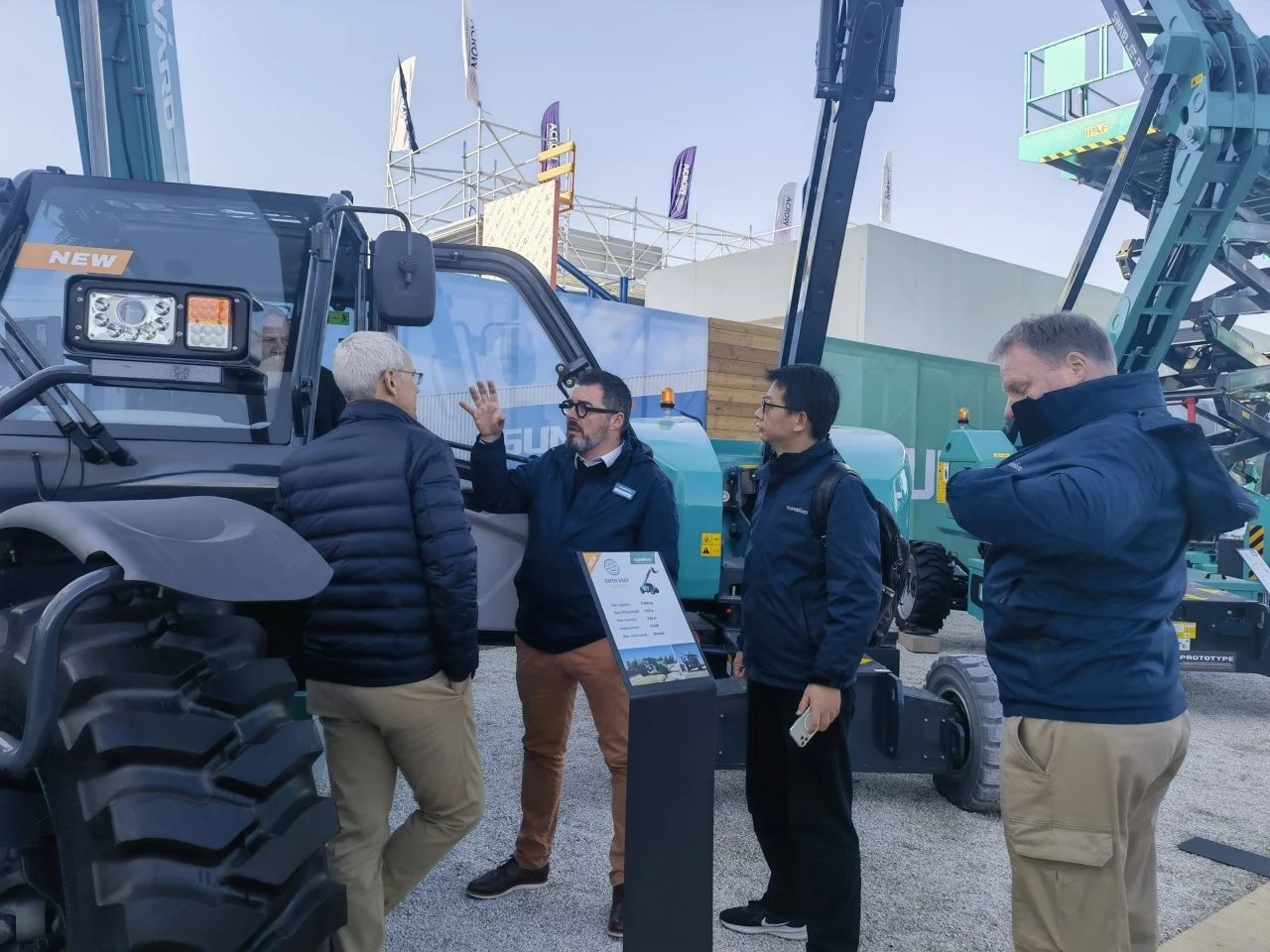 必发智能高空机械闪灼Bauma 2025！ 新能源手艺与立异产品获全球瞩目