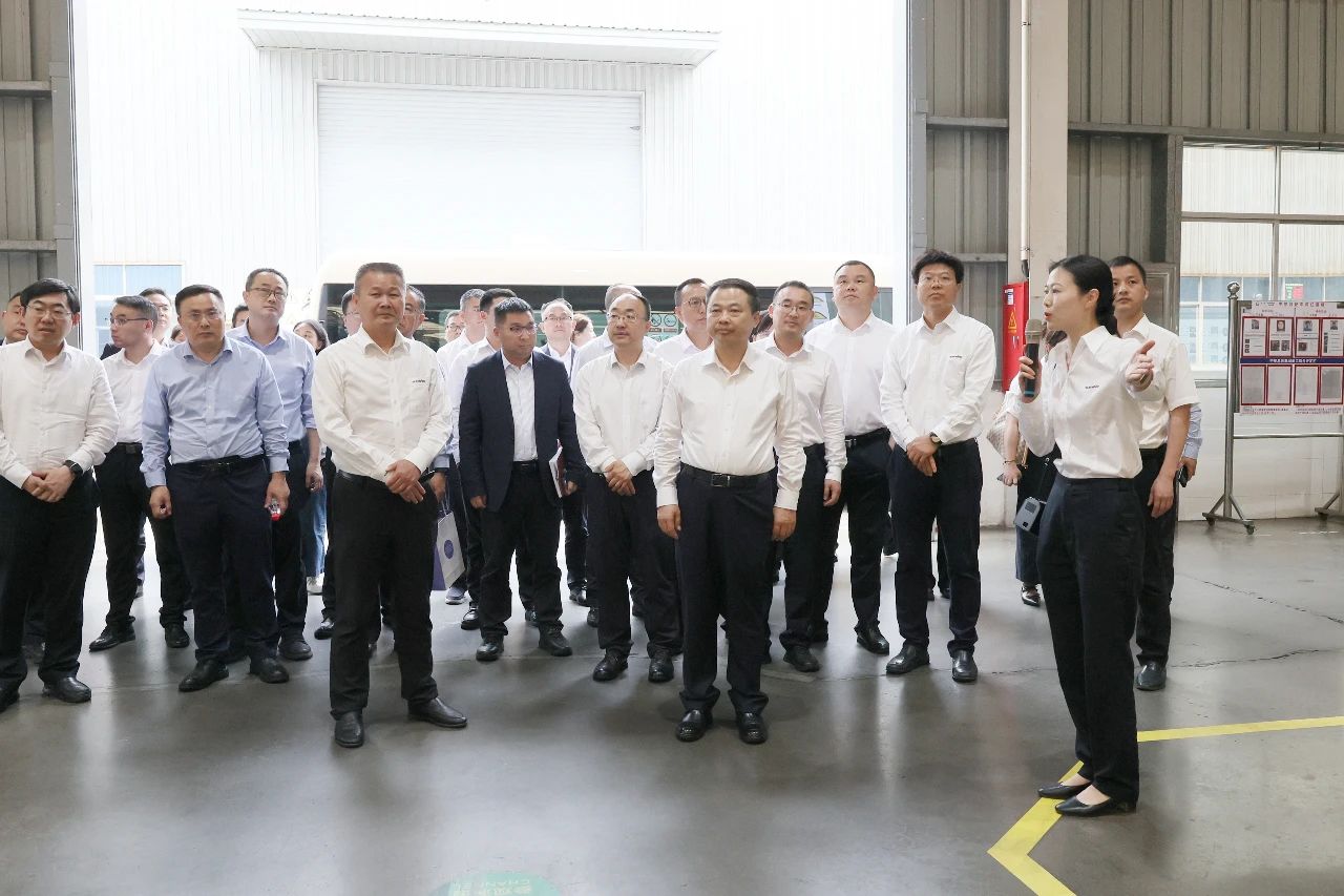 天能控股集团党委书记、董事长张天任率队到访必发智能