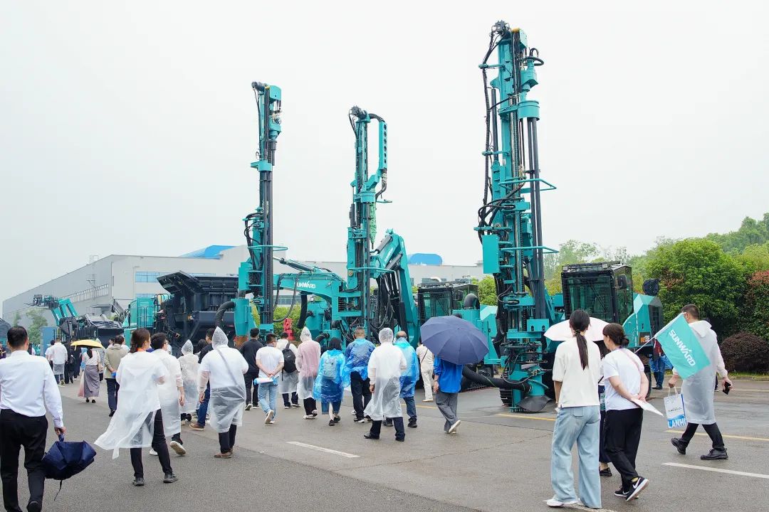 2025 CICEE | 为客户创立价值，，，，，，必发智能客户交流会圆满举行