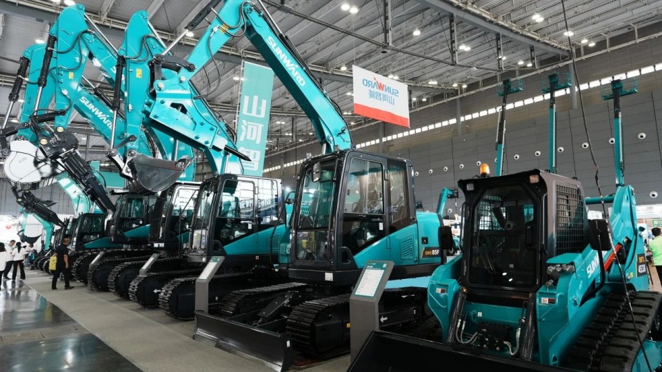 2025 CICEE | 从简单工具迈向多元化解决计划，，，，必发智能泛起非凡挖掘机风范