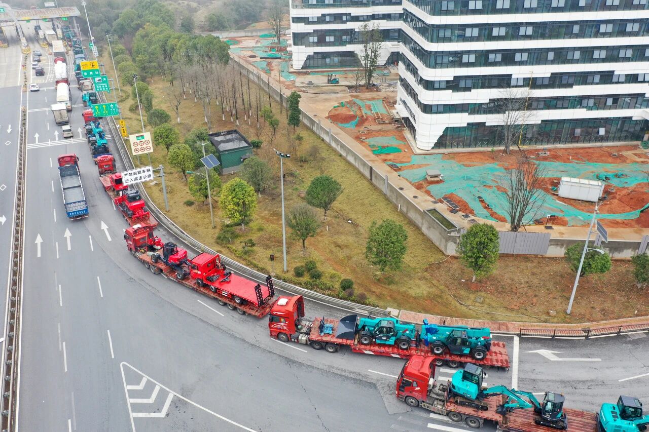 必发智能举行2026年正月系列发货仪式，，，，过亿元装备奔赴全球